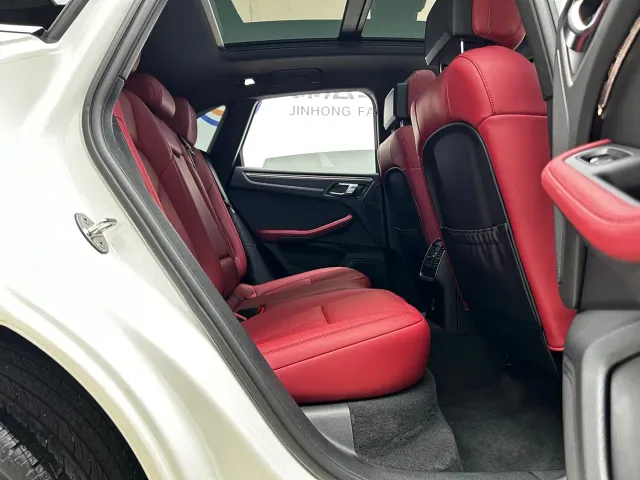 Porsche Macan — Фото автомобиля 23