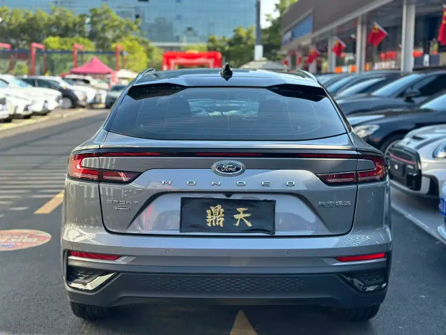 Ford Mondeo — Фото автомобиля 3
