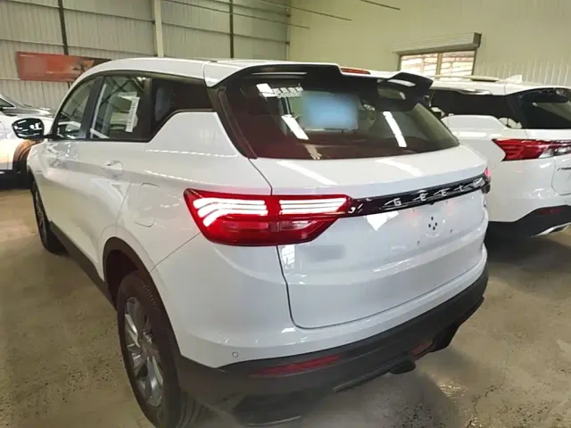 Geely Binyue — Фото автомобиля 4