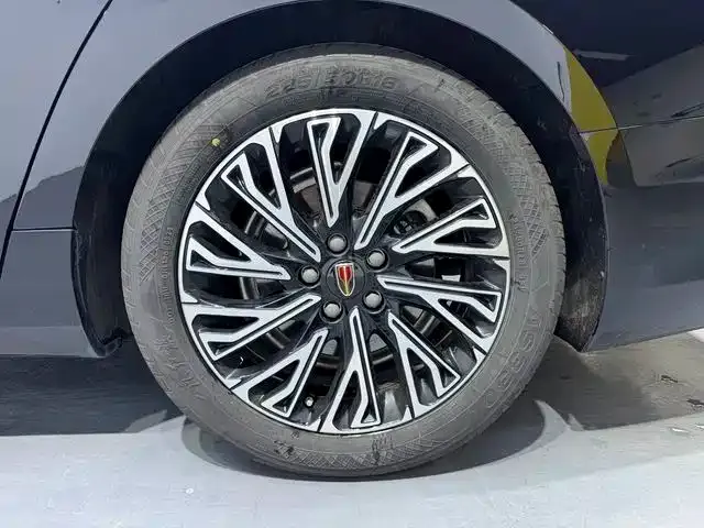Hongqi H5 — Фото автомобиля 13