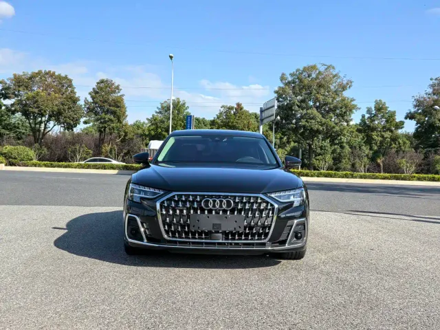 Audi A8 — Фото автомобиля 2