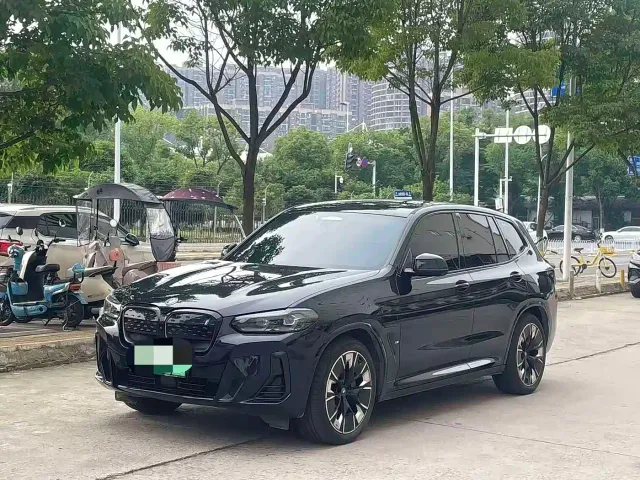 Фотография автомобиля — BMW iX3