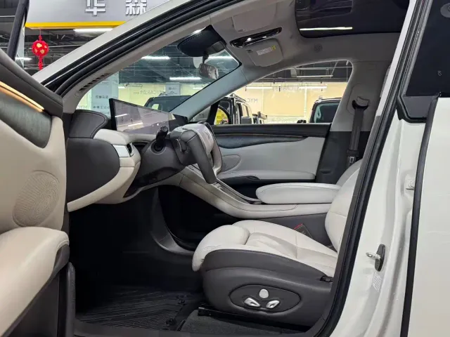 IM Motors LS6 — Фото автомобиля 6