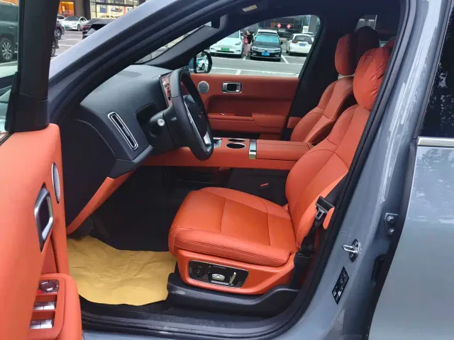 Li Auto L8 — Фото автомобиля 8