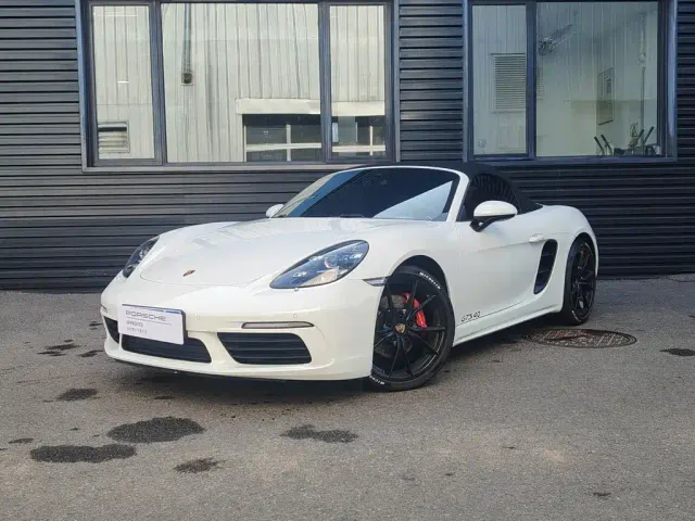 Фотография автомобиля — Porsche 718