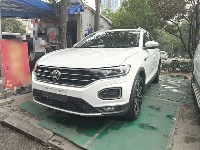 Фотография автомобиля — Volkswagen T-Roc
