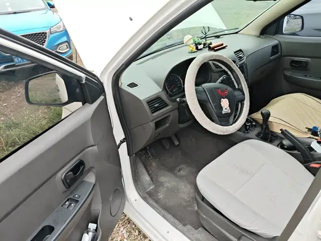 Wuling Hongguang — Фото автомобиля 17