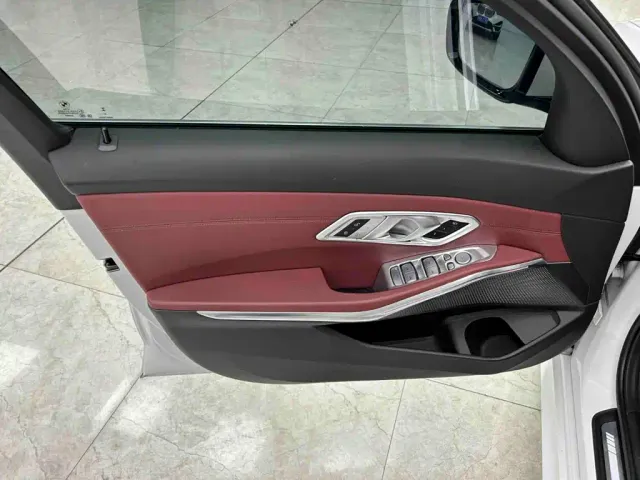 BMW 3 Series — Фото автомобиля 17