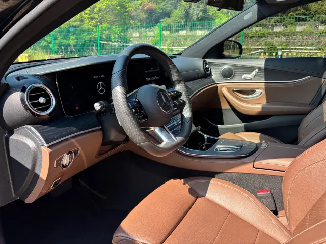 Mercedes-Benz E-Class — Фото автомобиля 5