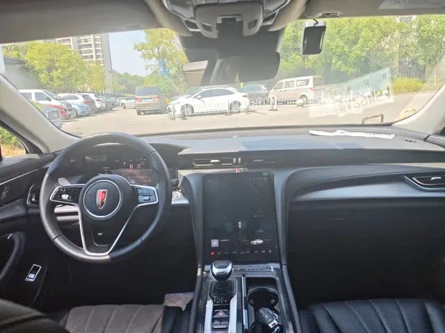Hongqi H5 — Фото автомобиля 10