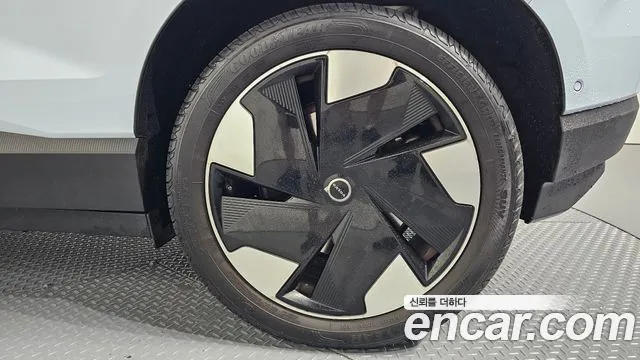 Volvo EX30 — Фото автомобиля 20