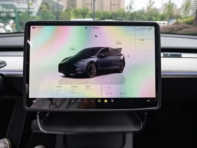 Tesla Model Y — Фото автомобиля 18