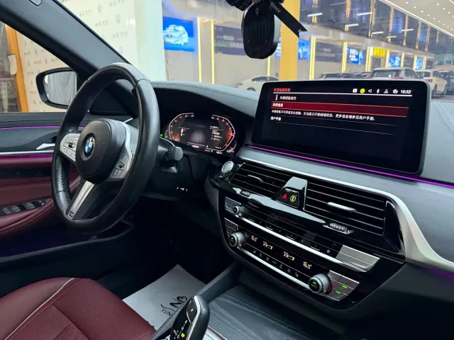 BMW 5 Series — Фото автомобиля 19