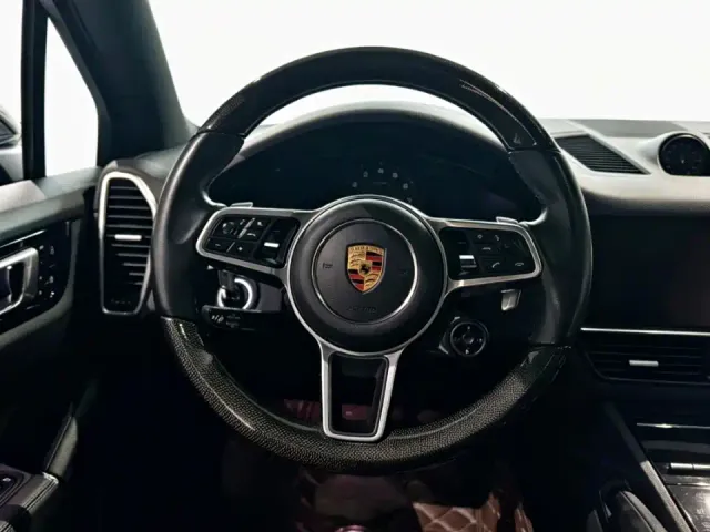 Porsche Cayenne — Фото автомобиля 12