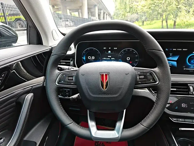 Hongqi HS5 — Фото автомобиля 11
