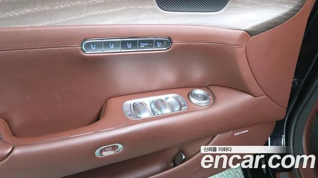 Genesis G90 Бензин 3.5 турбо AWD — Фото автомобиля 23