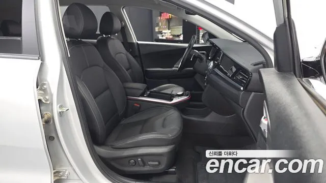 Kia Niro — Фото автомобиля 16