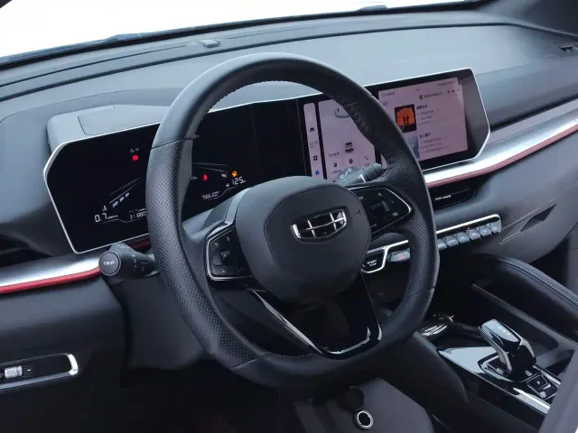 Geely Binyue — Фото автомобиля 11