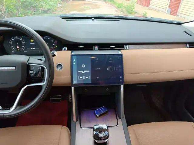 Land Rover Discovery Sport — Фото автомобиля 12