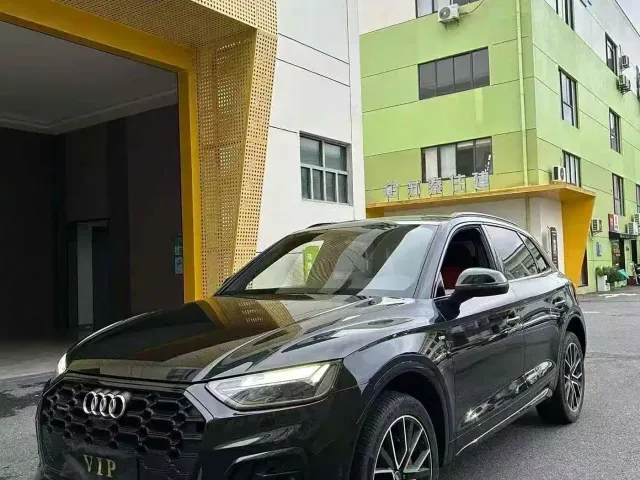 Фотография автомобиля — Audi Q5L