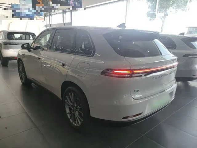 Leapmotor C10 — Фото автомобиля 4