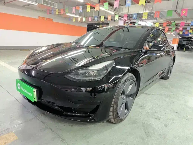 Фотография автомобиля — Tesla Model 3