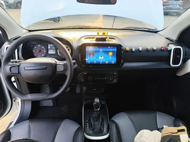 Roewe Clever — Фото автомобиля 9