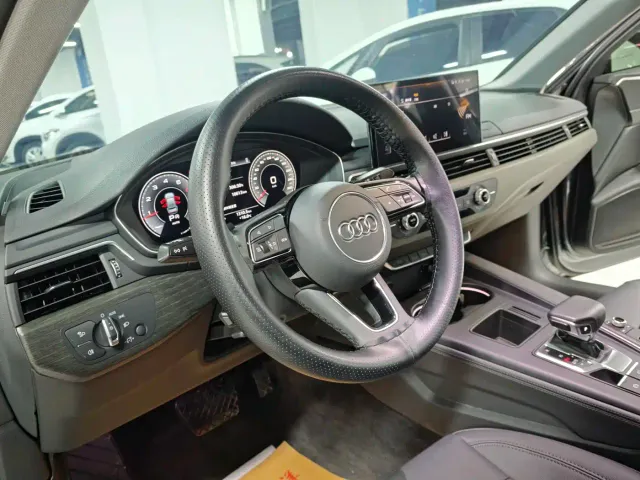 Audi A4L — Фото автомобиля 12