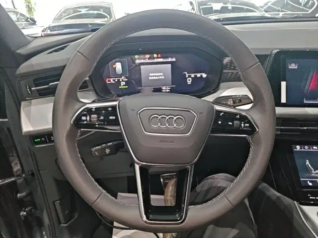 Audi Q6 — Фото автомобиля 10