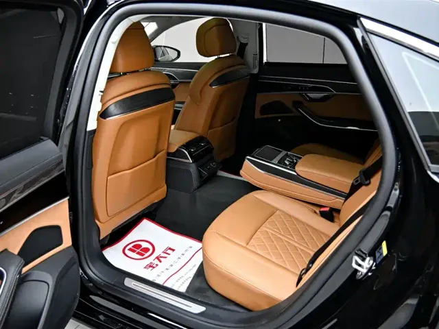 Audi A8 — Фото автомобиля 13