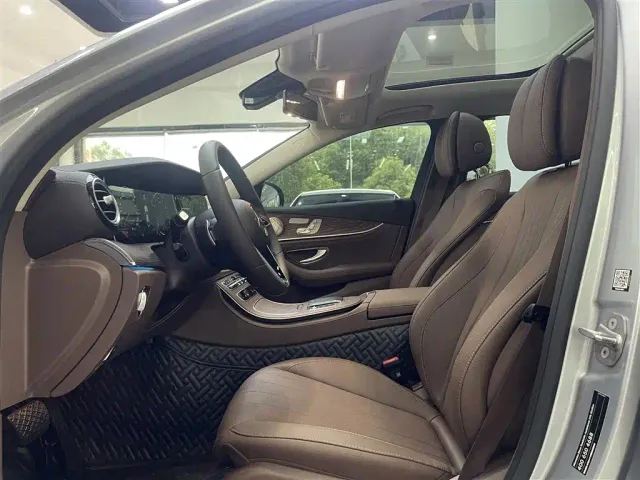 Mercedes-Benz E-Class — Фото автомобиля 10