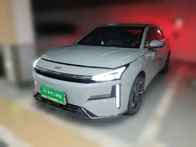 Фотография автомобиля — Geely Galaxy L6