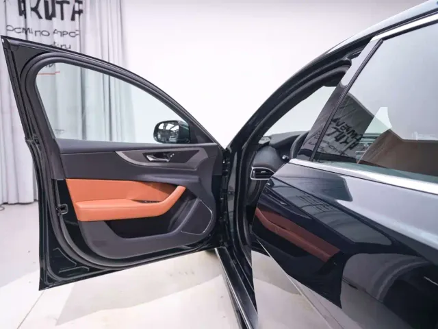 Jaguar XEL — Фото автомобиля 11