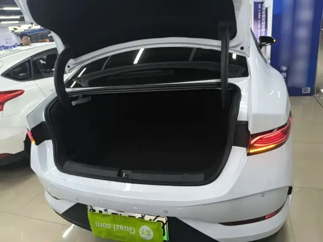 BYD Qin PLUS — Фото автомобиля 18