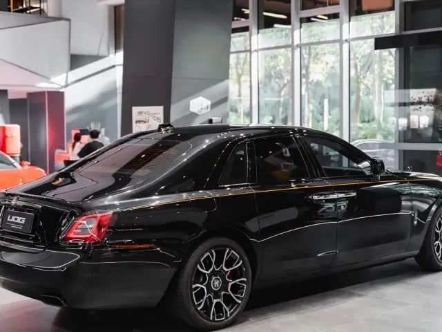 Rolls-Royce Ghost — Фото автомобиля 6
