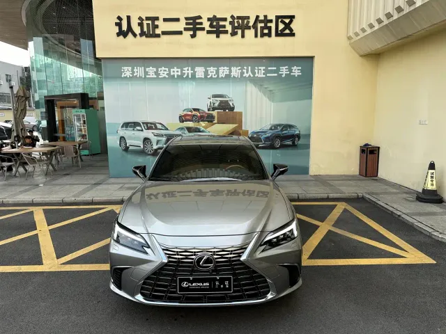 Lexus ES — Фото автомобиля 6
