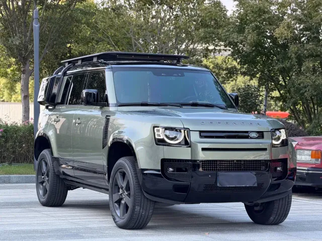 Land Rover Defender — Фото автомобиля 2