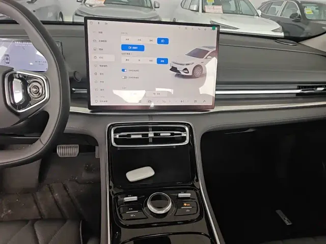 Geely Galaxy A7 — Фото автомобиля 12