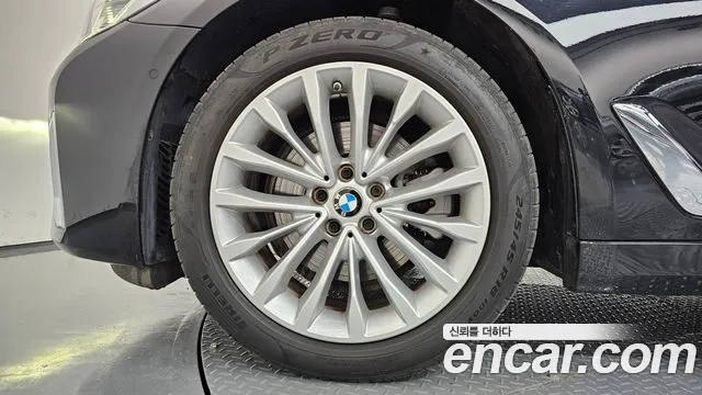 BMW 5 Series G30 — Фото автомобиля 5