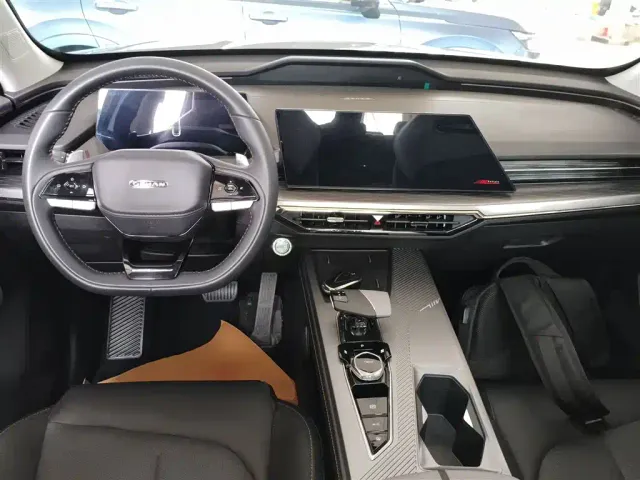 Changan Z6 — Фото автомобиля 9
