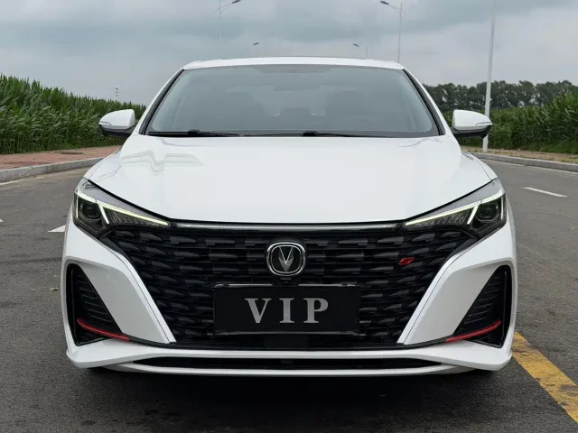 Changan Eado — Фото автомобиля 2