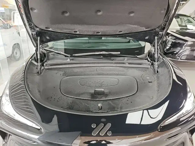 IM Motors LS6 — Фото автомобиля 19