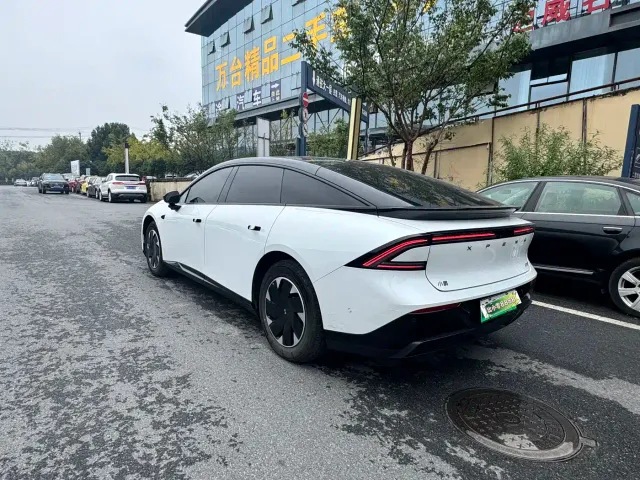 Xpeng P7+ — Фото автомобиля 9