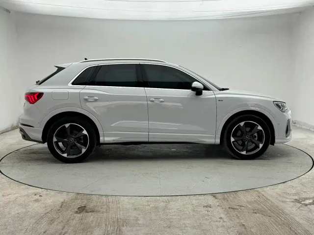 Audi Q3 — Фото автомобиля 10