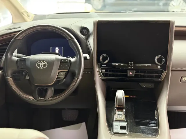 Toyota Alphard — Фото автомобиля 13