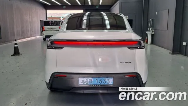 Tesla Model Y — Фото автомобиля 2