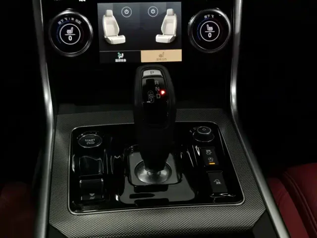 Jaguar XEL — Фото автомобиля 13