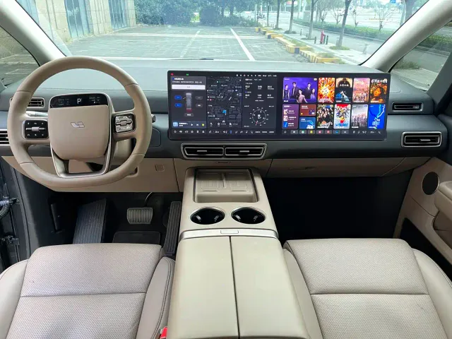 Li Auto MEGA — Фото автомобиля 6