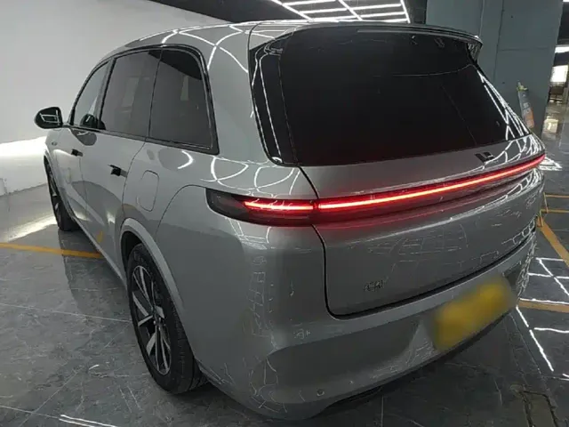 Li Auto L8 — Фото автомобиля 4