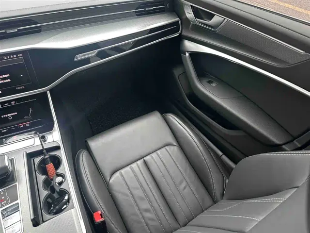 Audi A6L — Фото автомобиля 18
